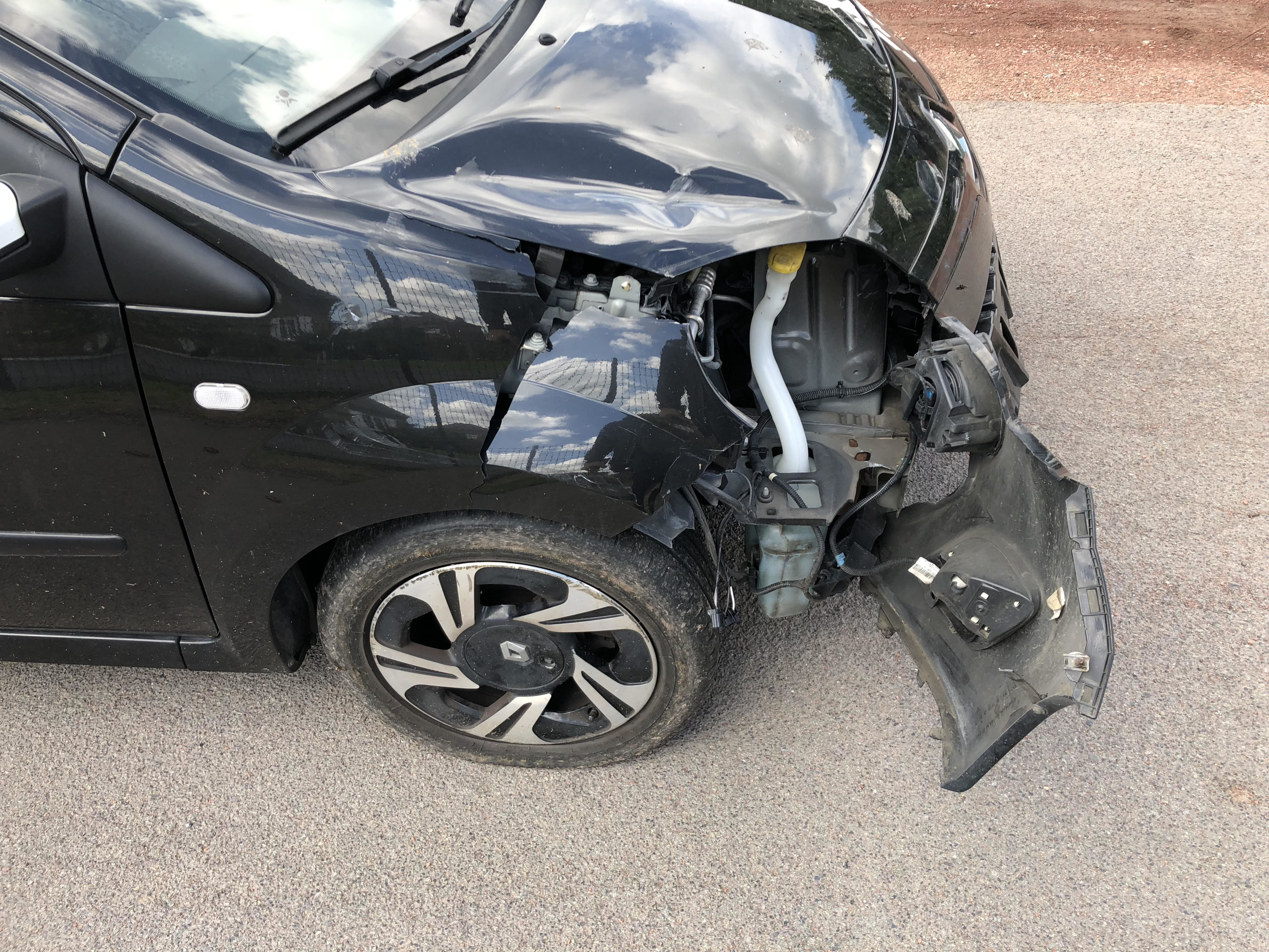 Renault Twingo 1.5DCI75 DYNAMIQUE – JNS-damaged-cars