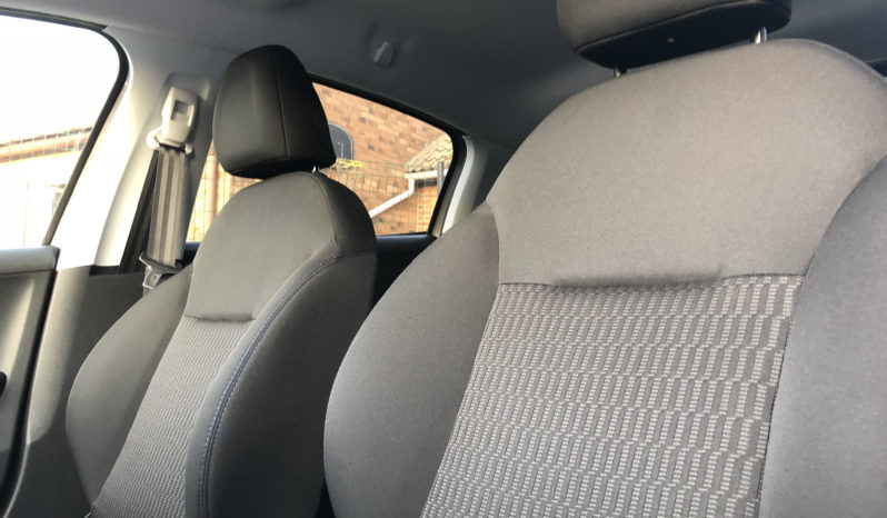 Peugeot 208 1.2 Puretech 82 Signature GPS/LED complet