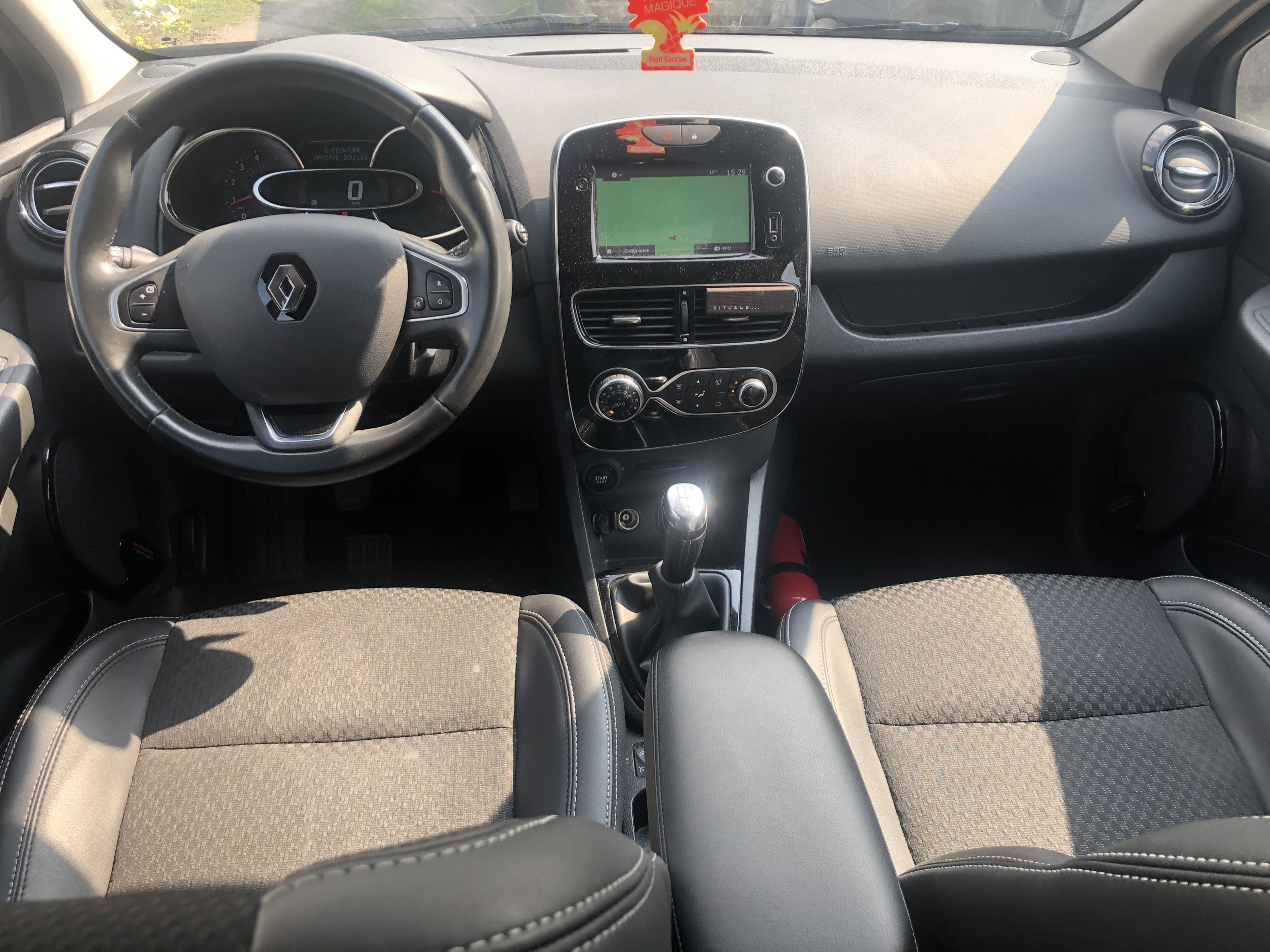 Renault Clio 4 IV 1.5 DCI 90 Intens FULL GPS/SEMI-CUIR/FULL LED/CAMERA/16″  – JNS-damaged-cars