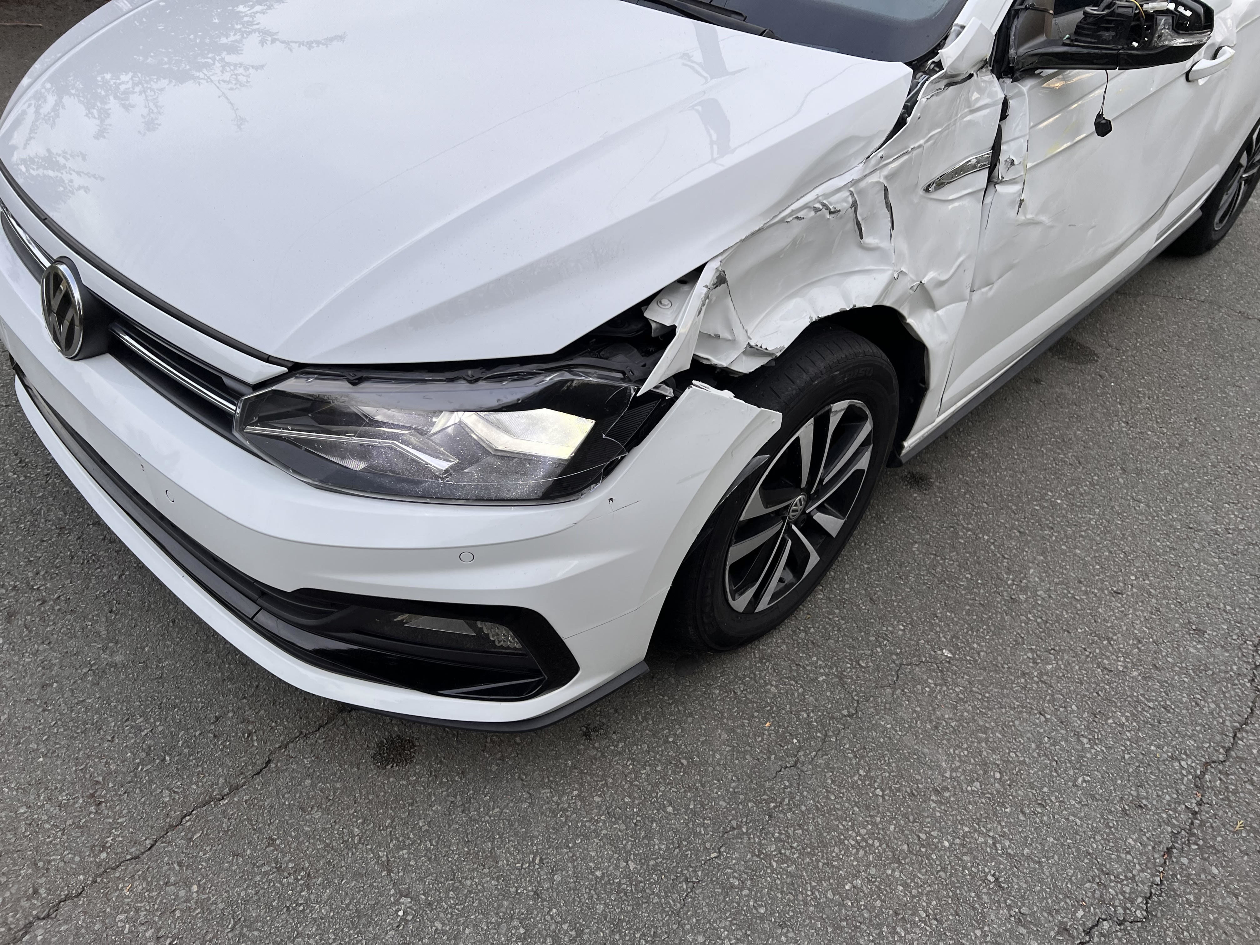 Volkswagen Polo VI 1.0 TSI 95 R Line FULL – JNS-damaged-cars